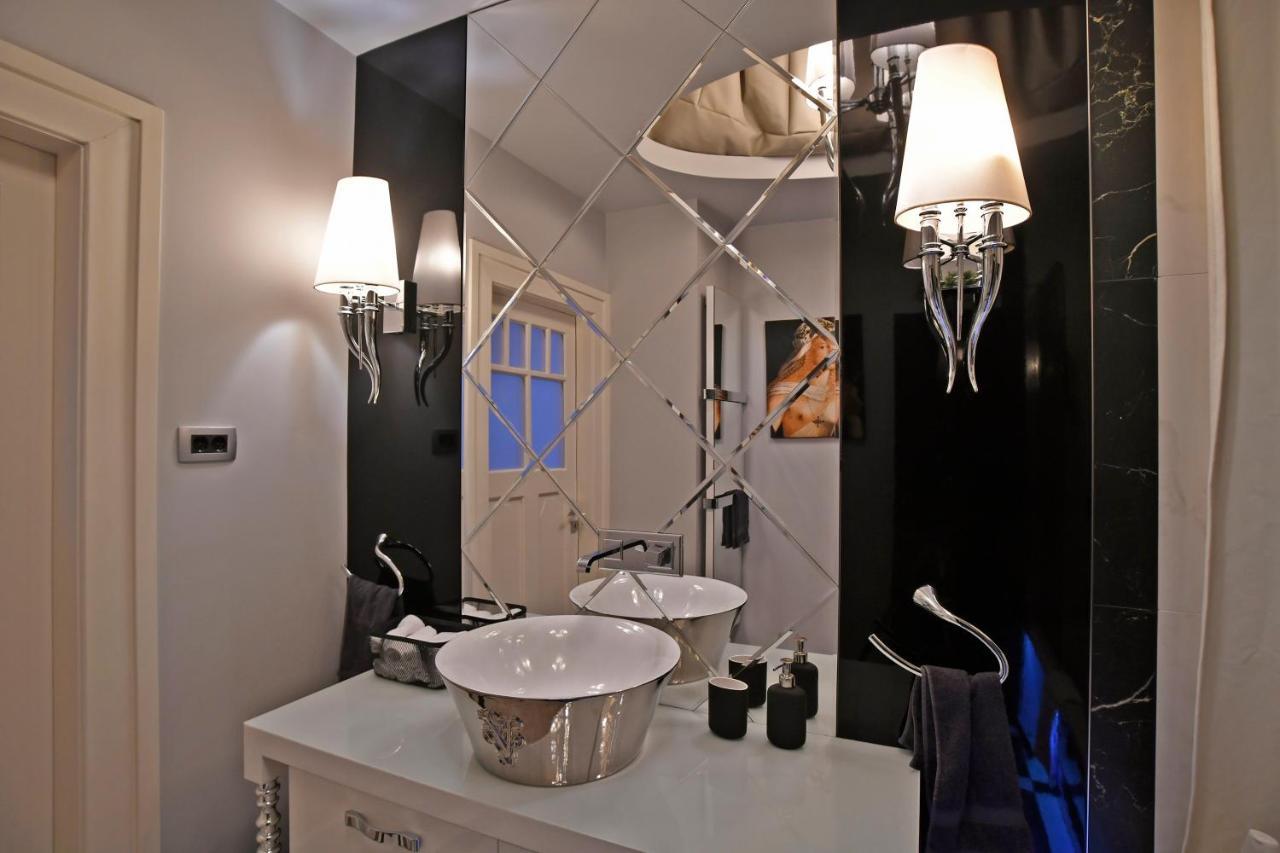 Appartamento Luxuryflat Near Centre On118 Sqm, 3Br,2Bth,8Bed,Ac Budapest Esterno foto