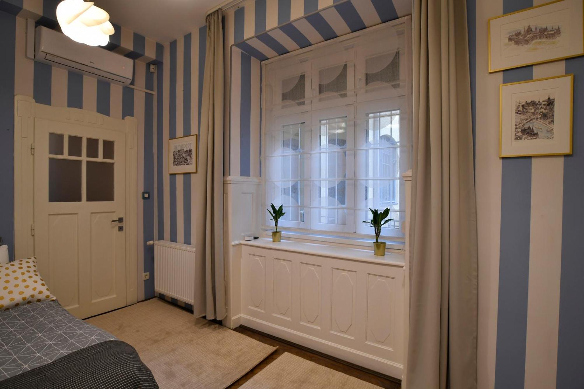 Appartamento Luxuryflat Near Centre On118 Sqm, 3Br,2Bth,8Bed,Ac Budapest Esterno foto