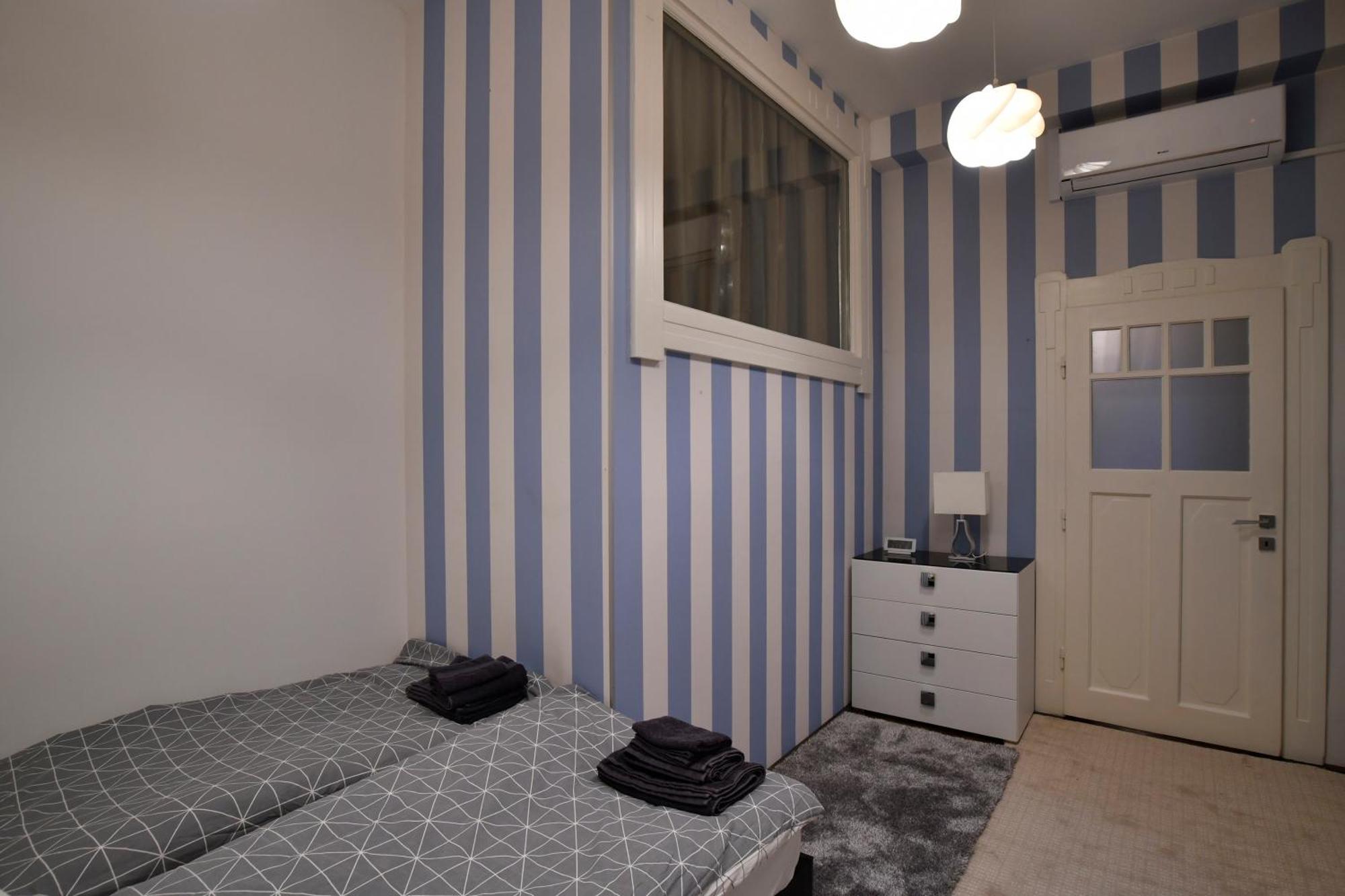 Appartamento Luxuryflat Near Centre On118 Sqm, 3Br,2Bth,8Bed,Ac Budapest Esterno foto