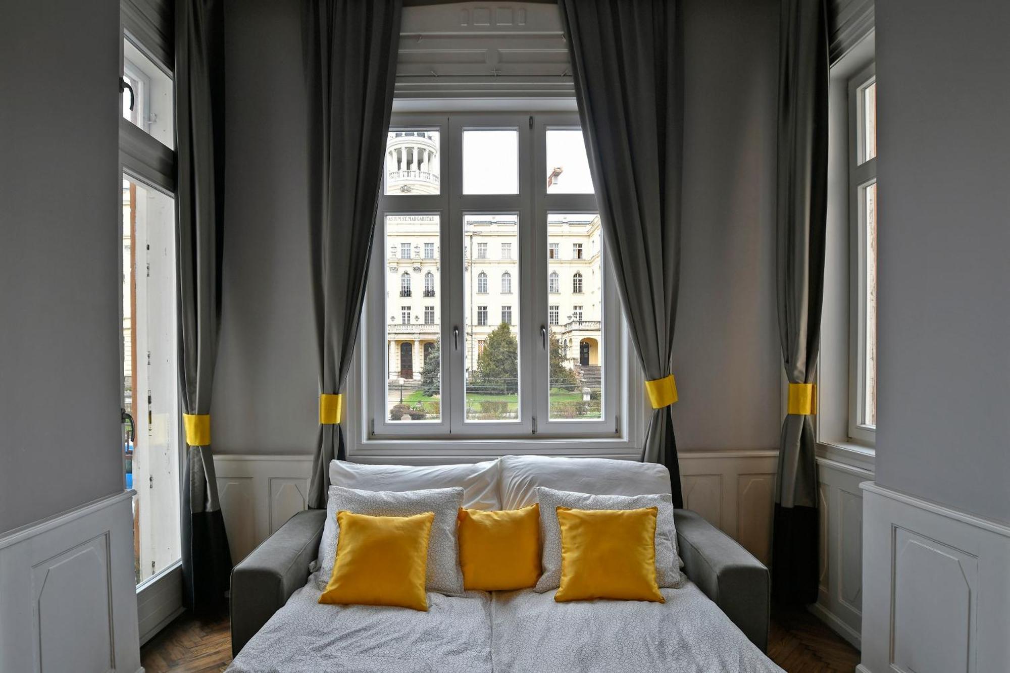 Appartamento Luxuryflat Near Centre On118 Sqm, 3Br,2Bth,8Bed,Ac Budapest Esterno foto