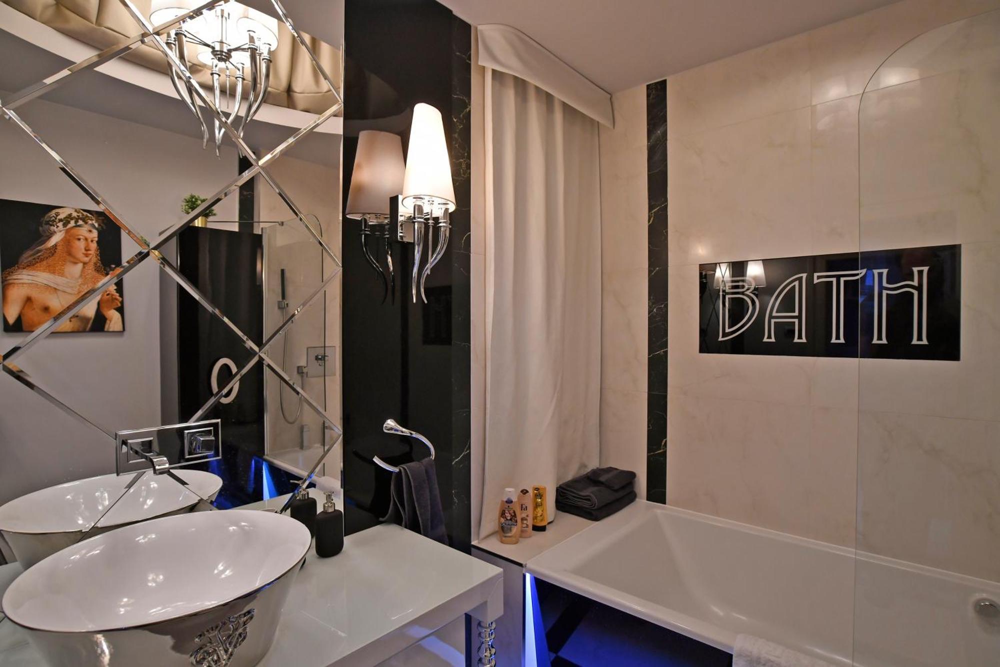 Appartamento Luxuryflat Near Centre On118 Sqm, 3Br,2Bth,8Bed,Ac Budapest Esterno foto